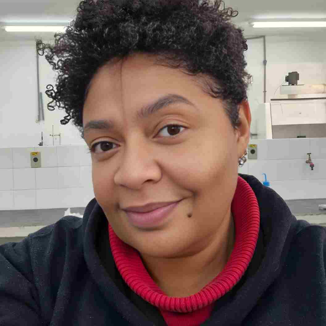 Flávia Cristina de Barros